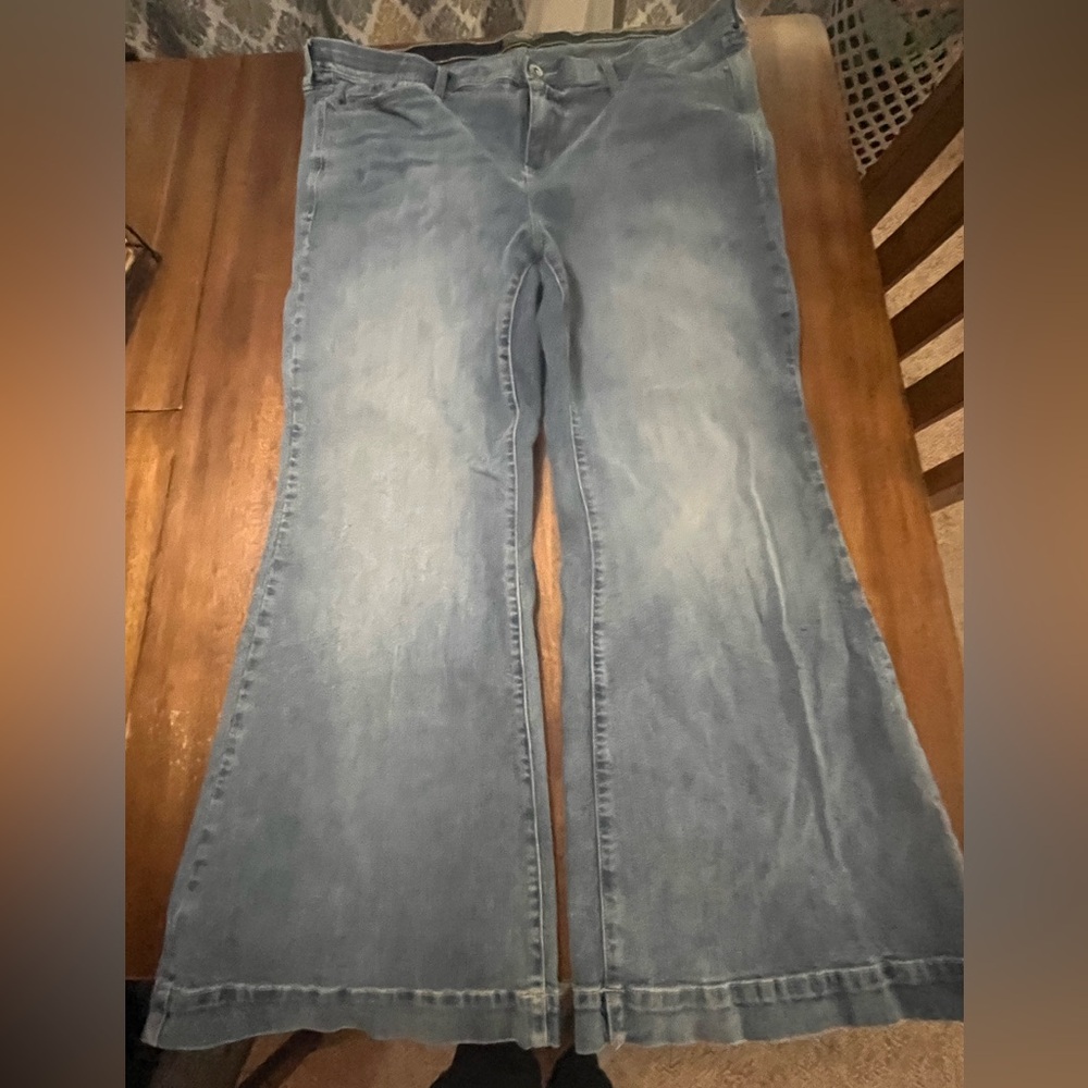 Torrid stretch flare jeans 20short